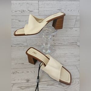 ZARA Beige Open Toe Heels Sandals Size 39 Brown Sole 3” Heel NWOT
